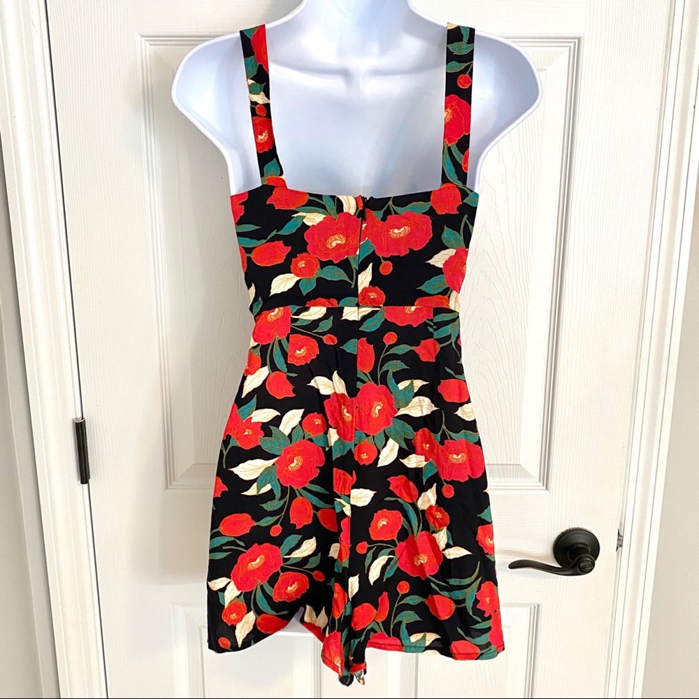 🎉 HOST PICK! 🎉 NWOT Rose Tie Front Romper (S) - Picture 6 of 6